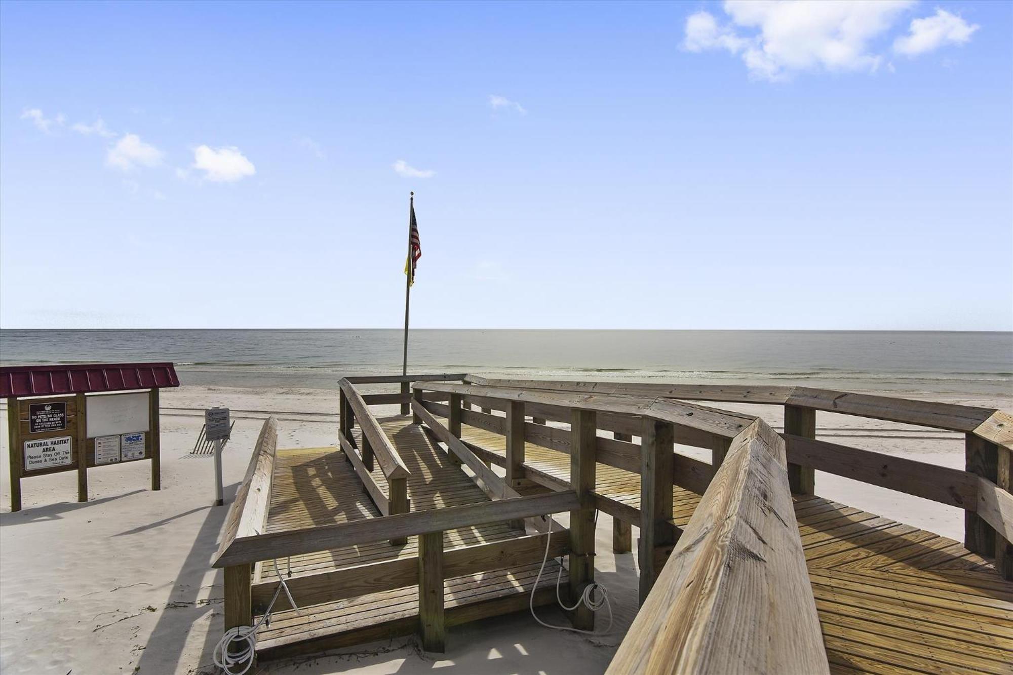 Phoenix Gulf Shores Unit 1702 객실 사진